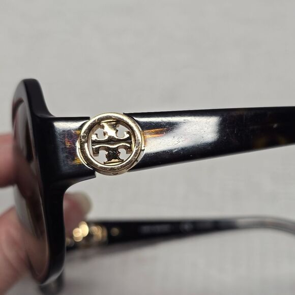Tory Burch TY7059 Polarized Sunglasses Dark Tortoise Butterfly Frame main image 6